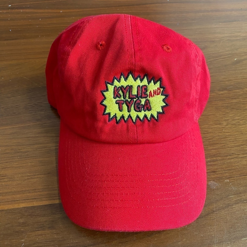Retro Kylie & Tyga Hat - Picture 3 of 4